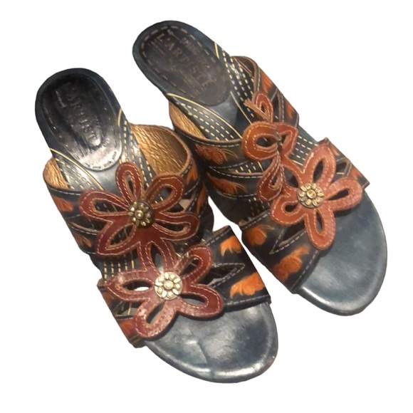 L'ATISTE Shoes - L’artiste heeled floral maroon sandal in size 7.5-8 made in Europe Size EU 38